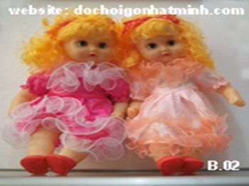 Búp bê hai bé gái